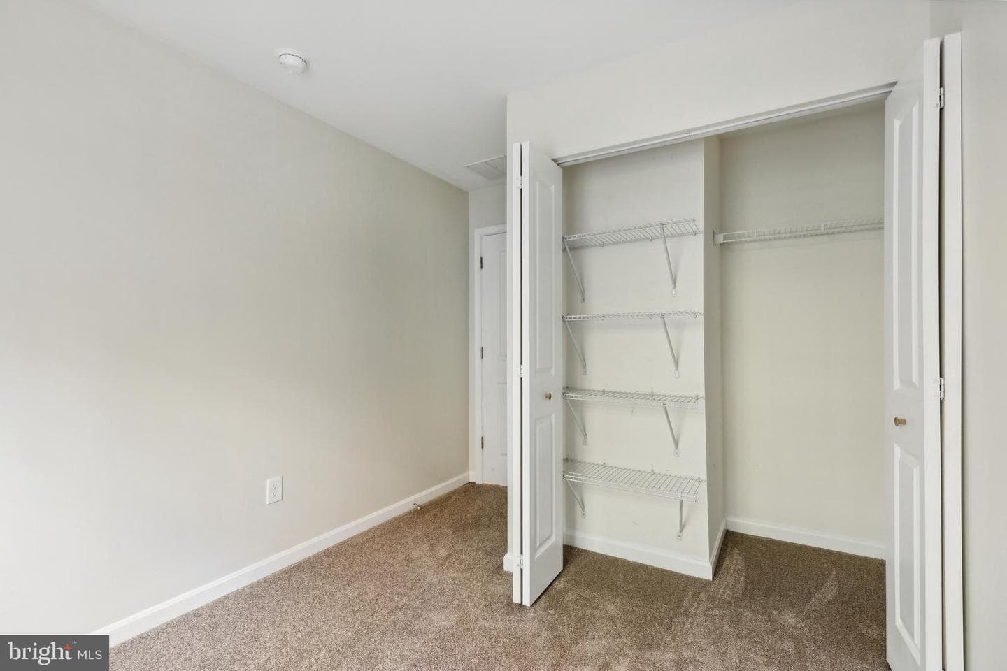 907 Boundary Avenue photo 49