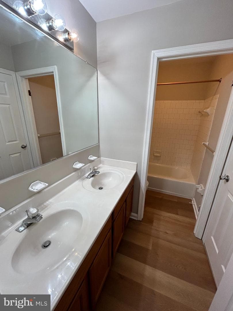413 Peach Court photo 11