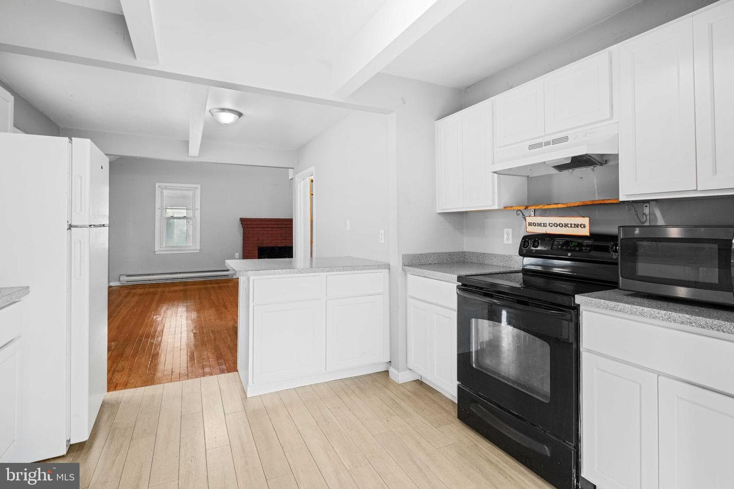 1196 Maple Avenue photo 10