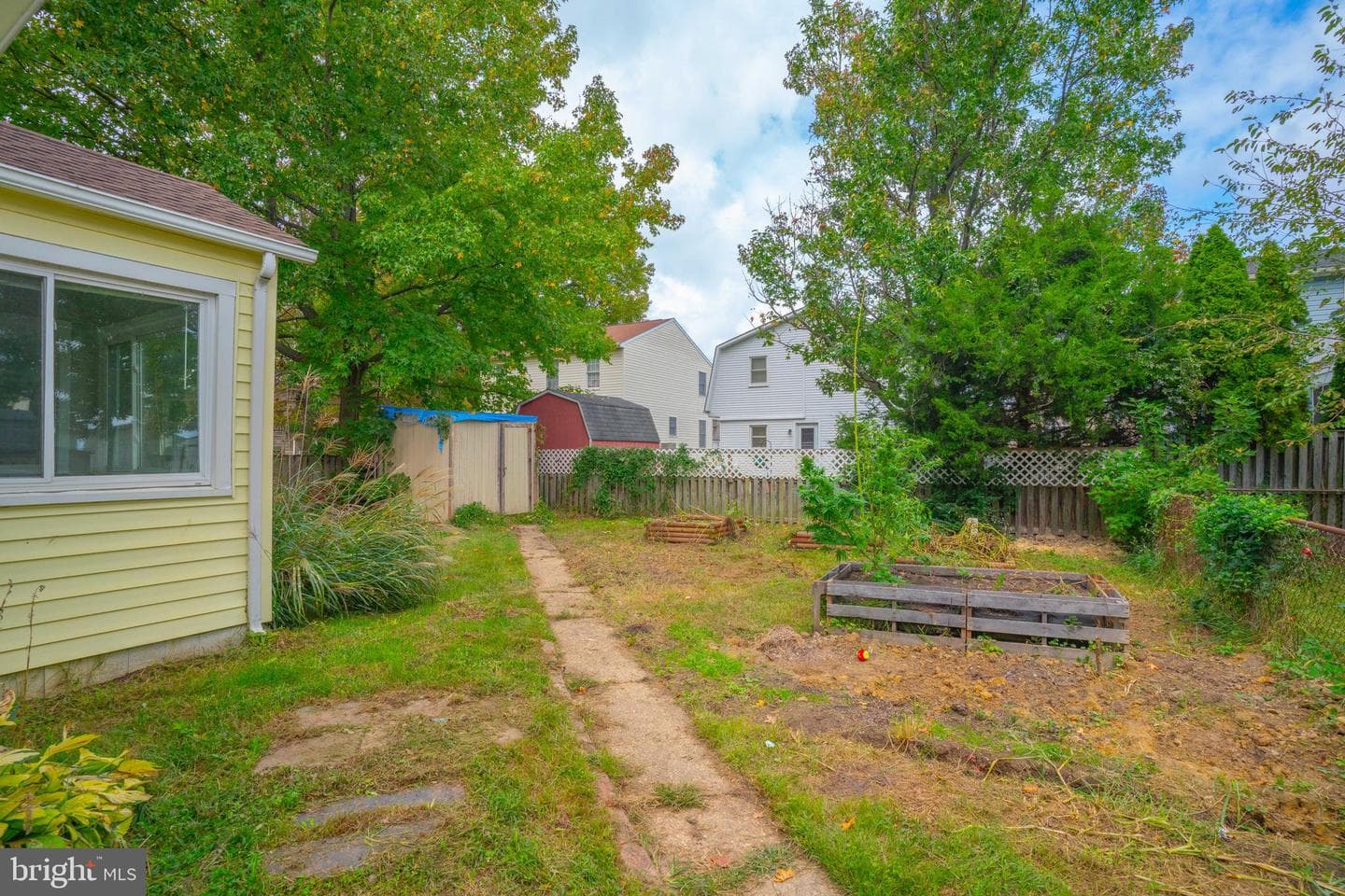 1196 Maple Avenue photo 28