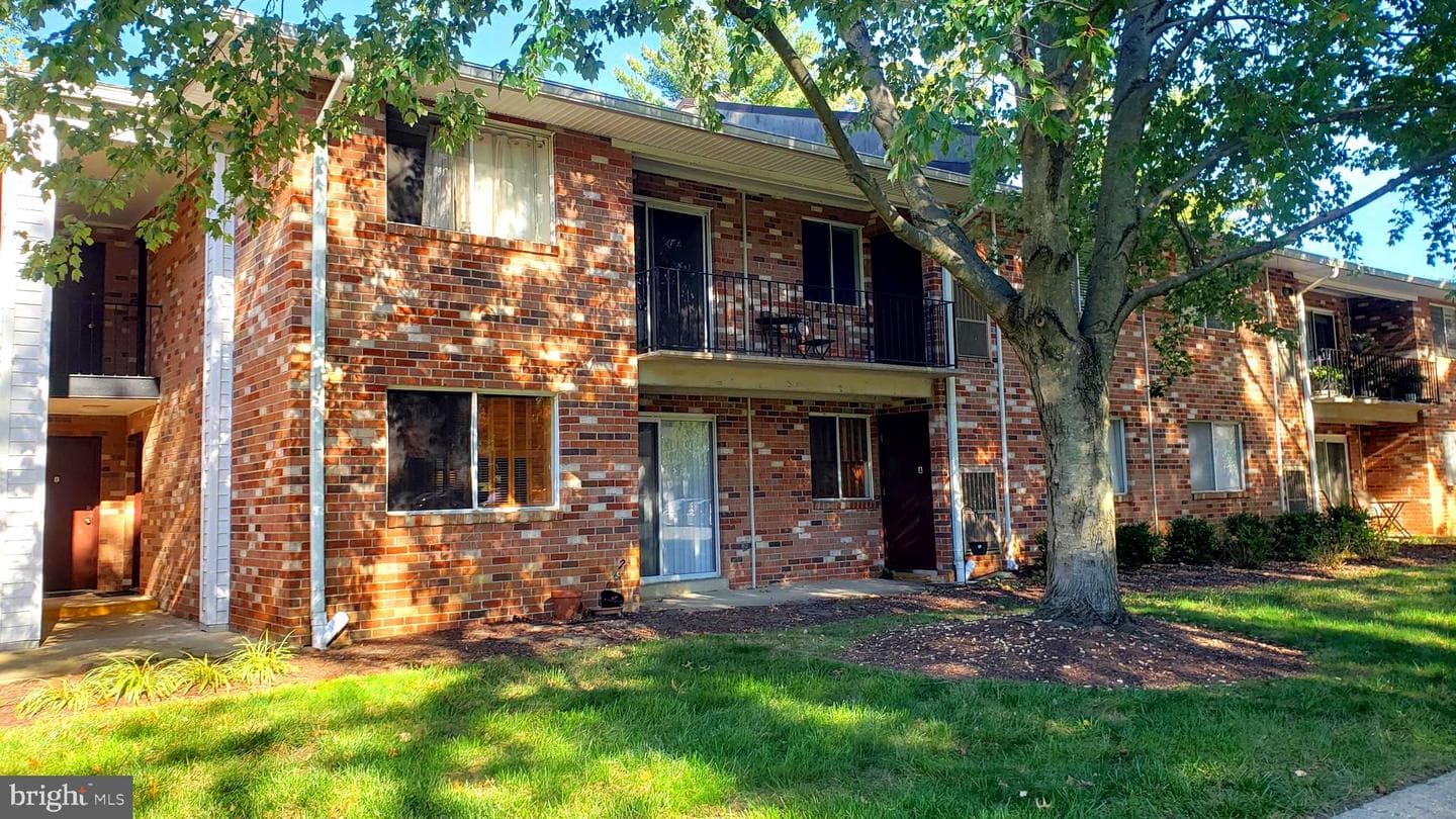 211 Victor Parkway #a