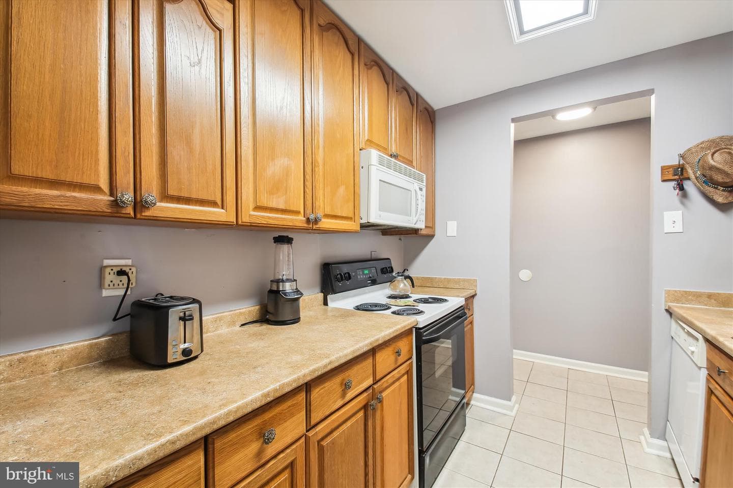 211 Victor Parkway #a photo 13