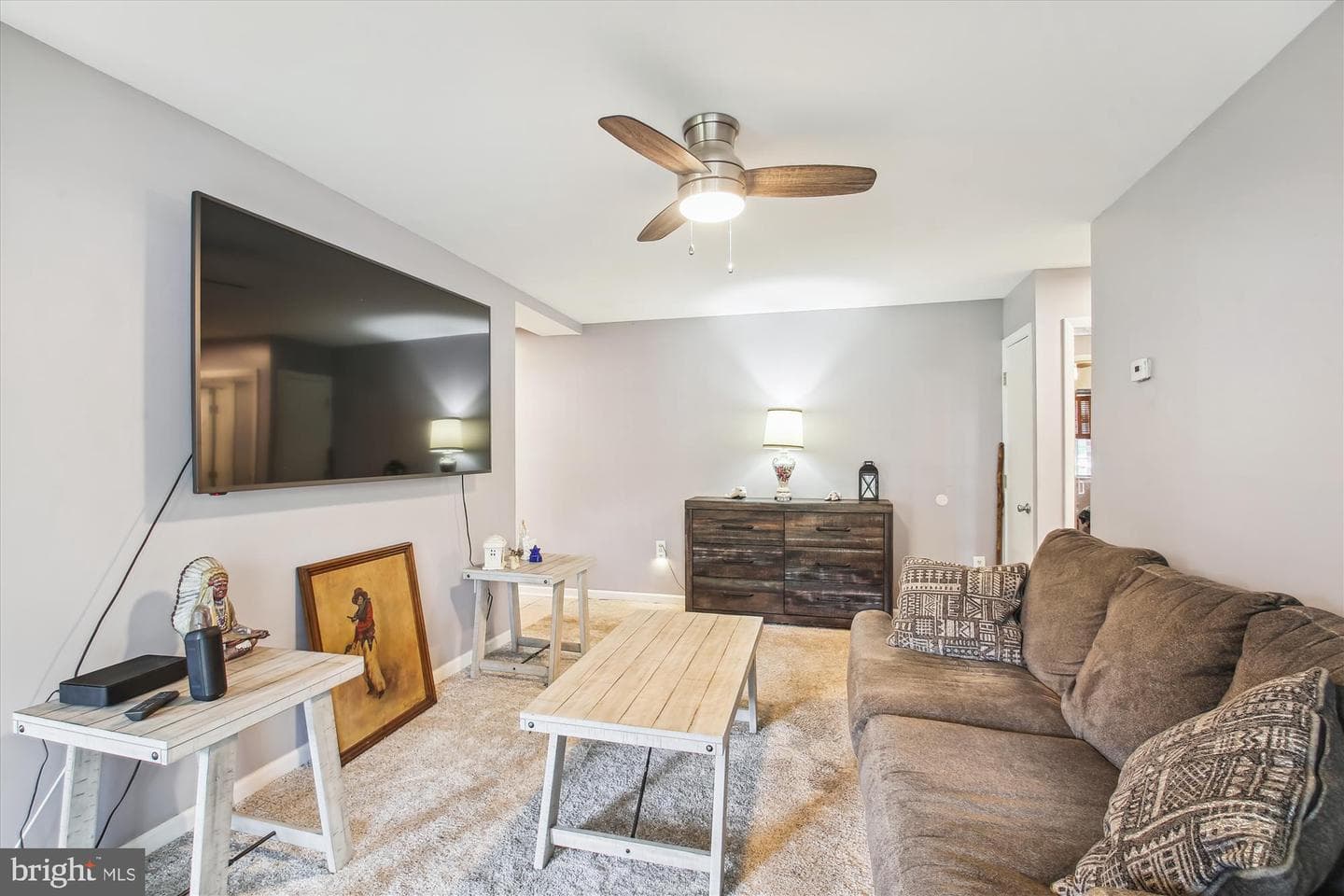 211 Victor Parkway #a photo 4