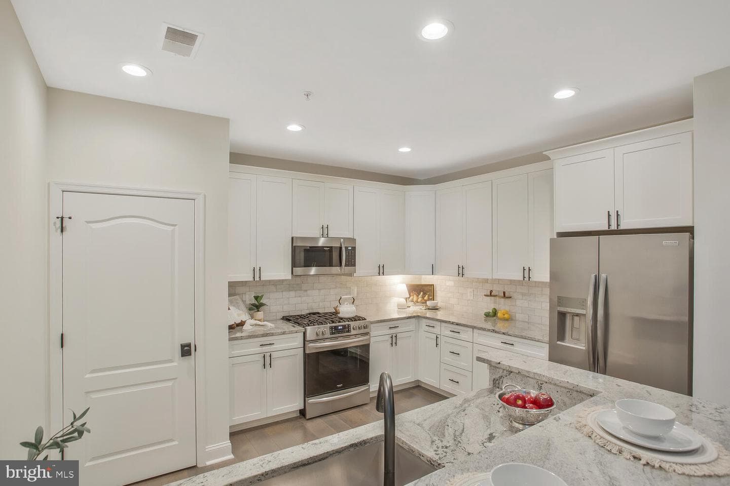 608 Melvin Avenue #203 photo 6