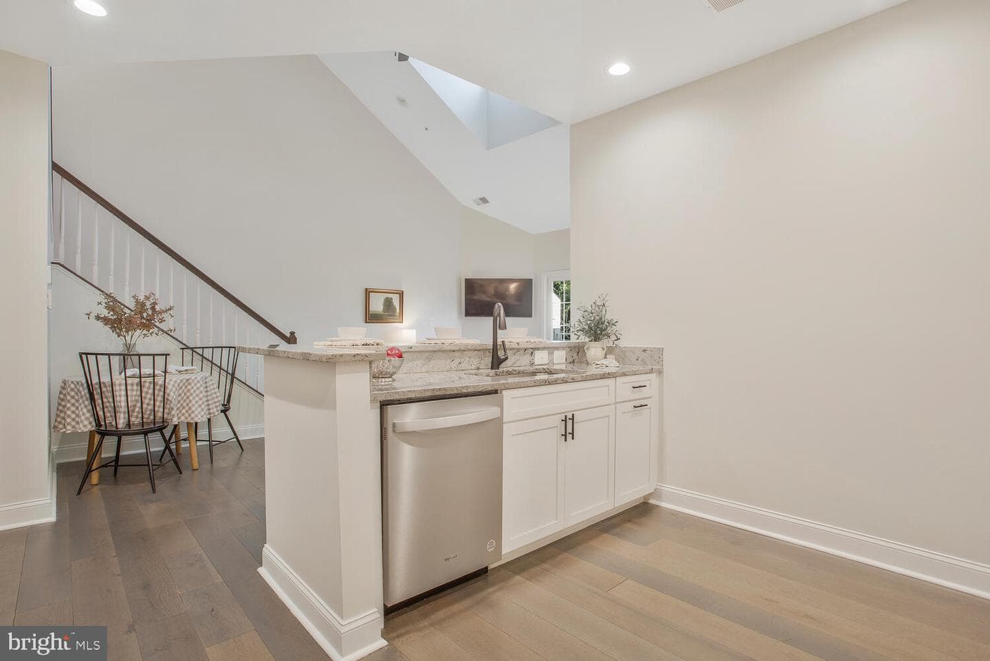 608 Melvin Avenue #203 photo 9