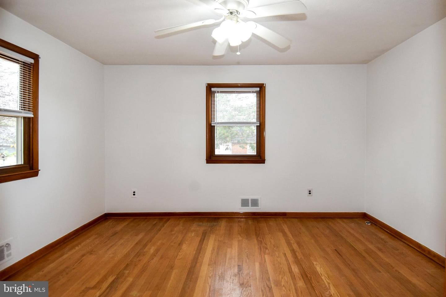 500 Dogwood Drive photo 18