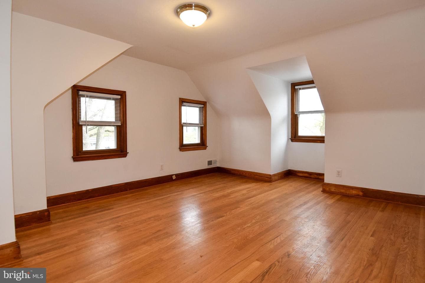 500 Dogwood Drive photo 28
