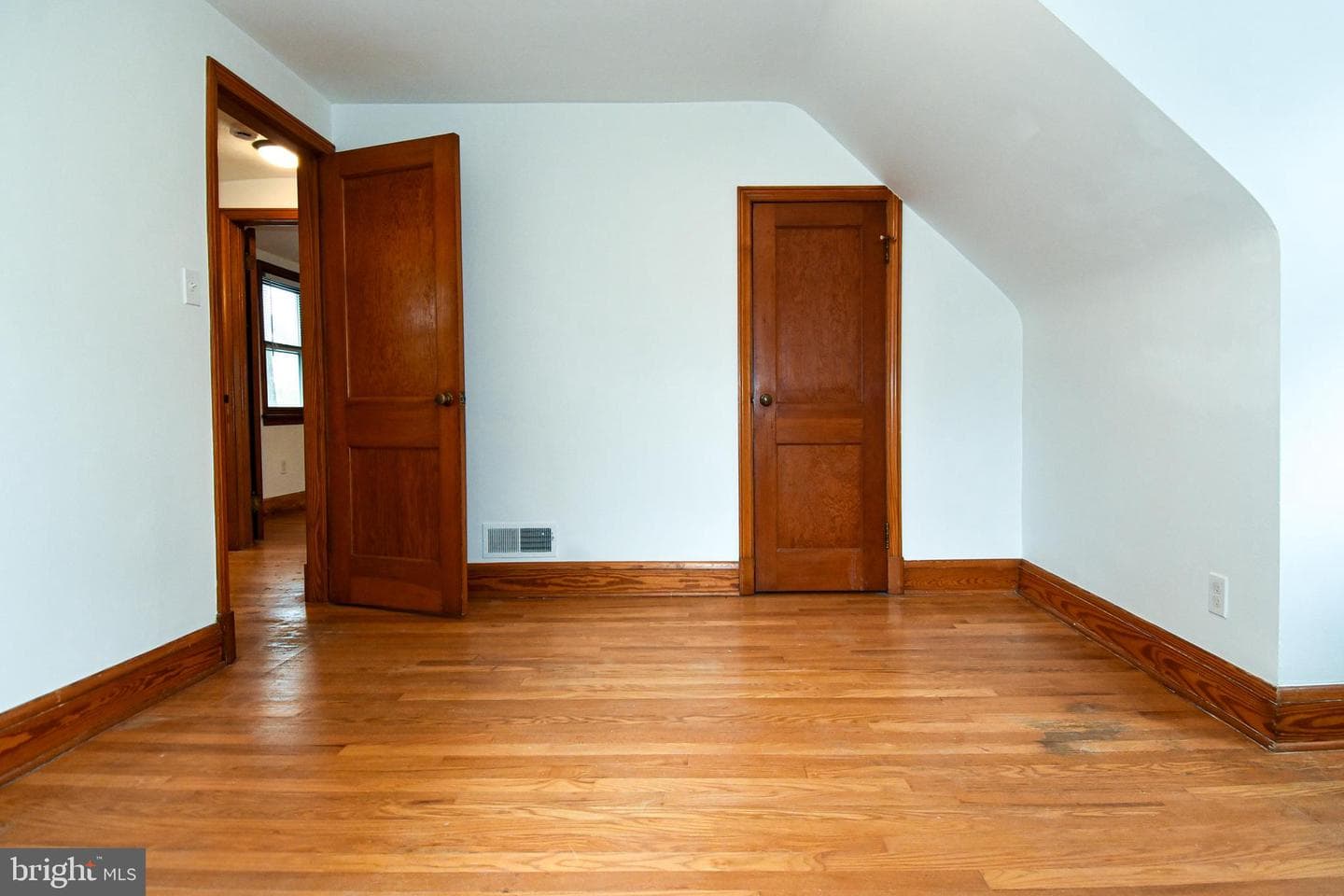 500 Dogwood Drive photo 32
