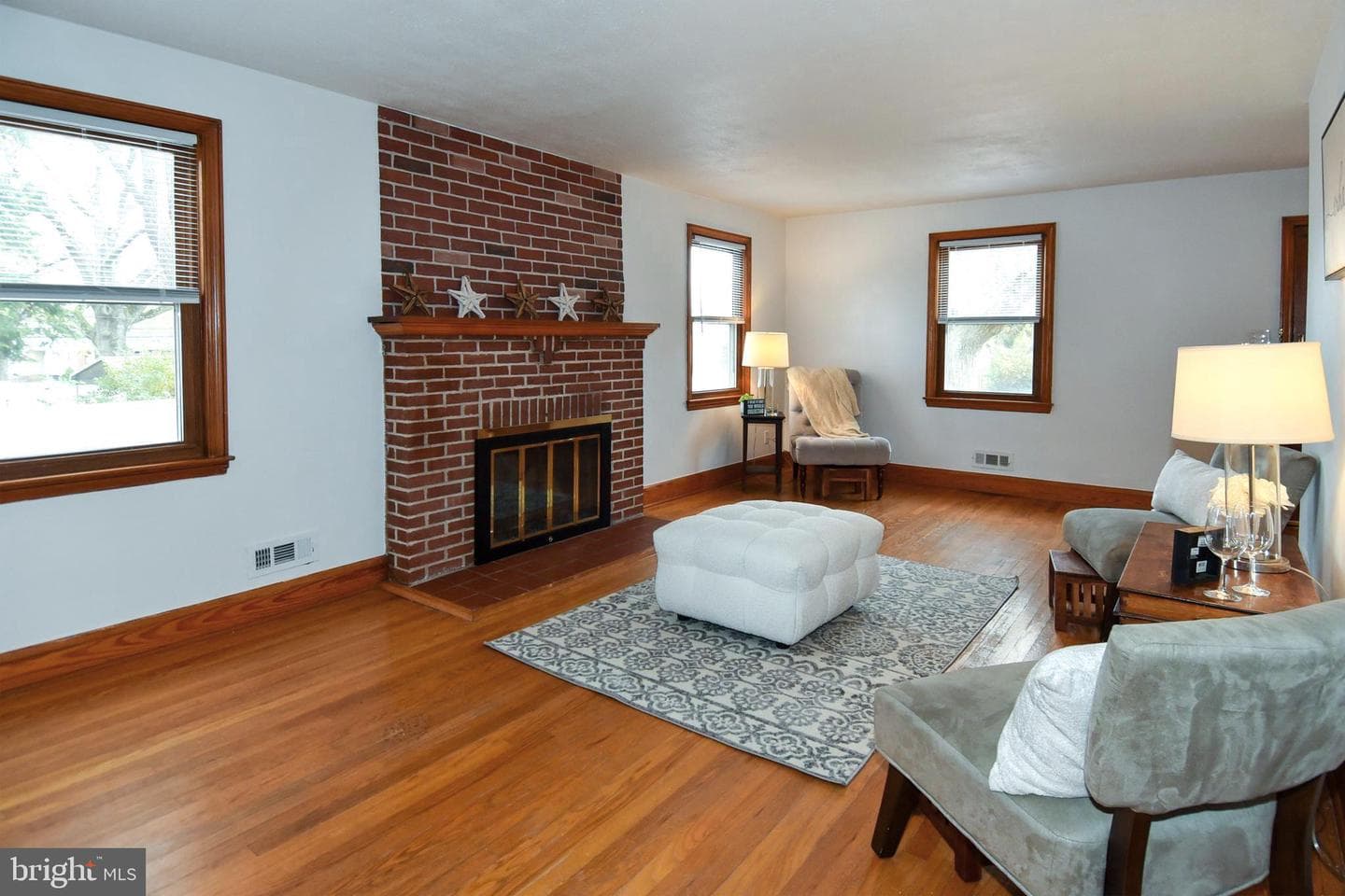 500 Dogwood Drive photo 8