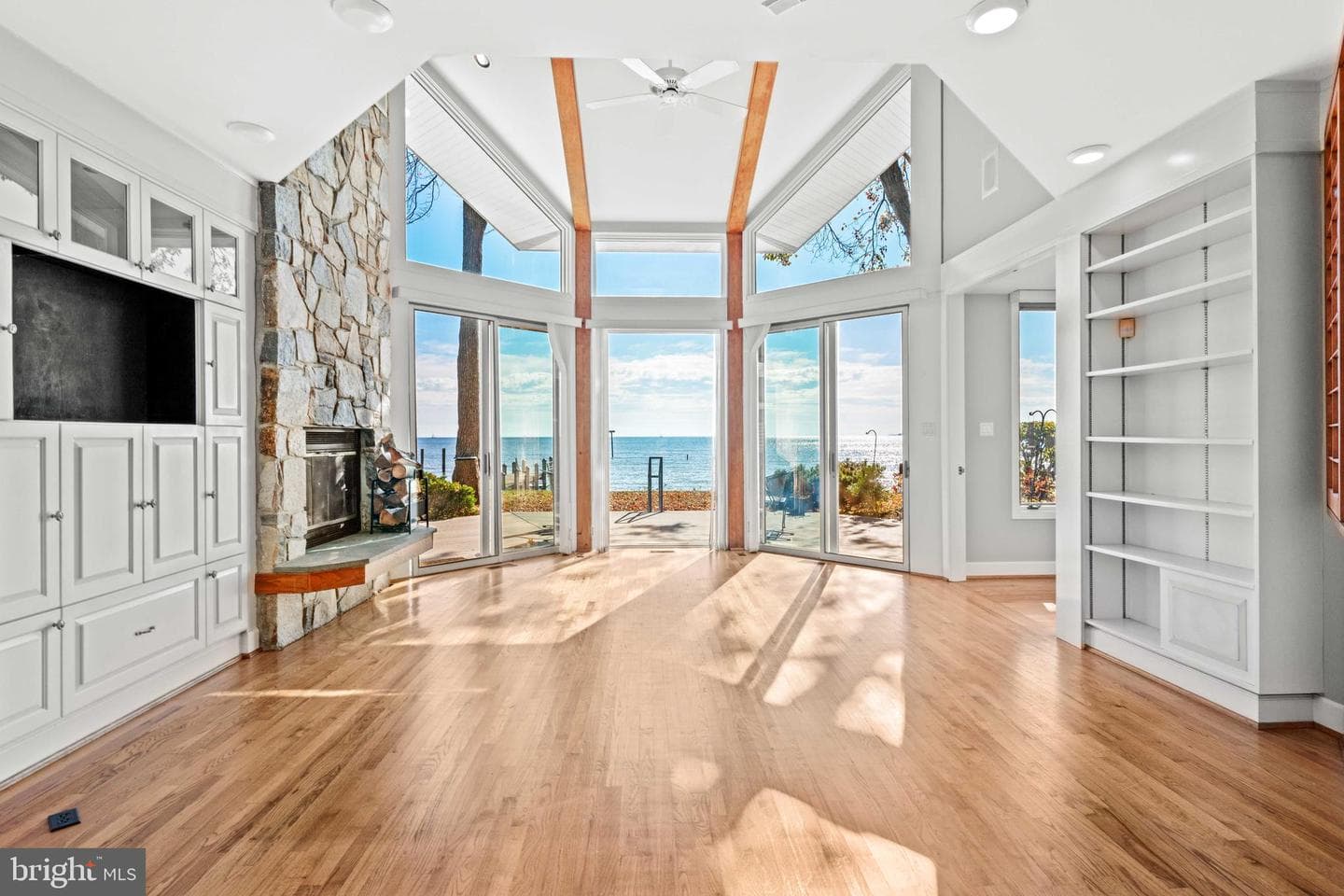 975 Bay Drive photo 14