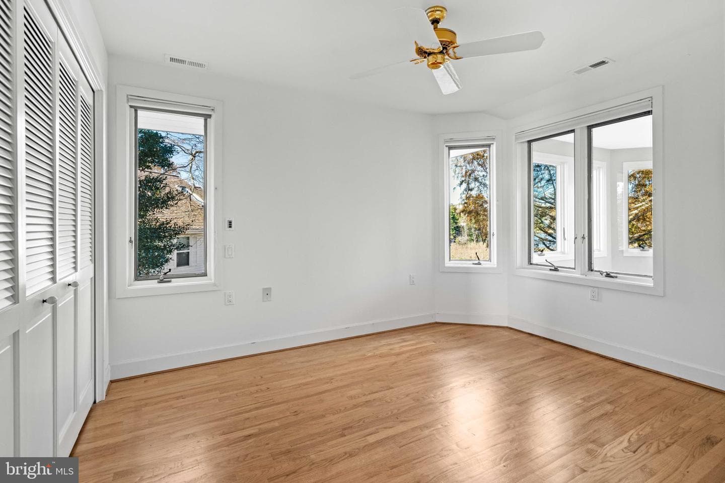 975 Bay Drive photo 29