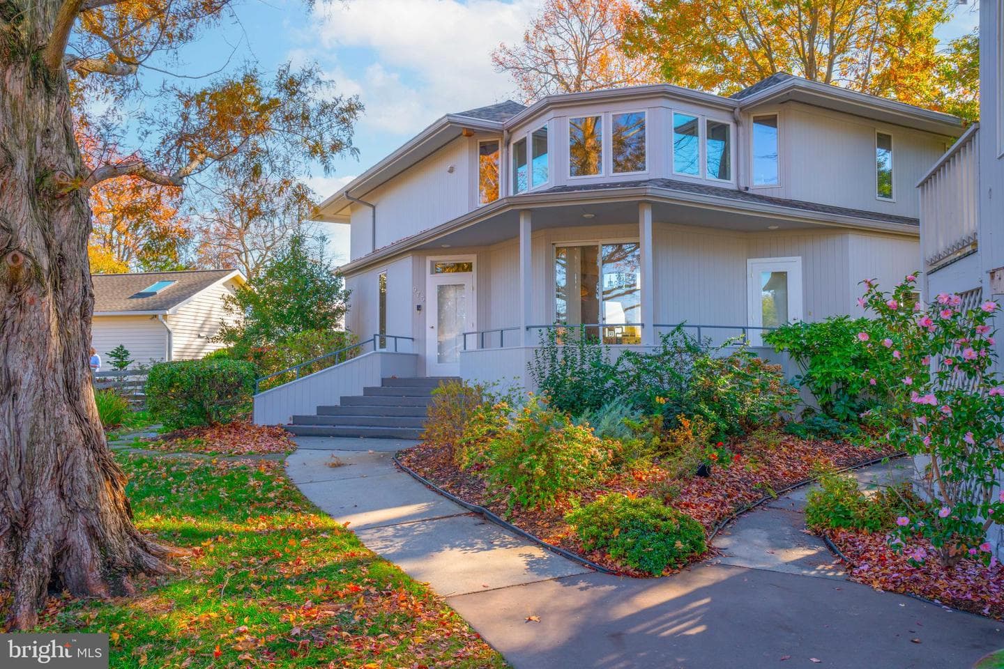 975 Bay Drive photo 3