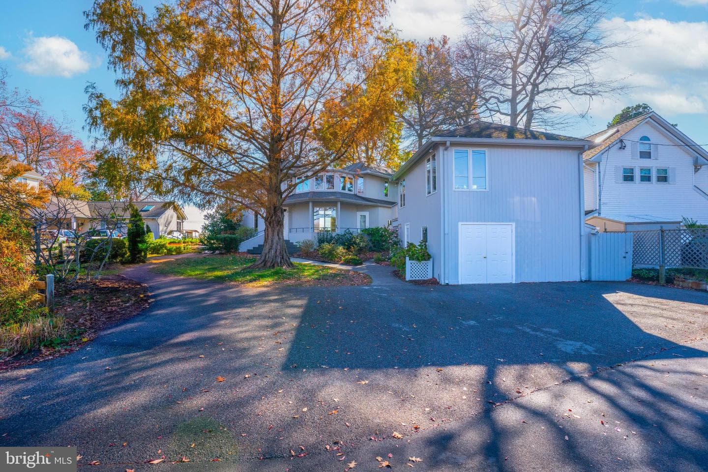 975 Bay Drive photo 5