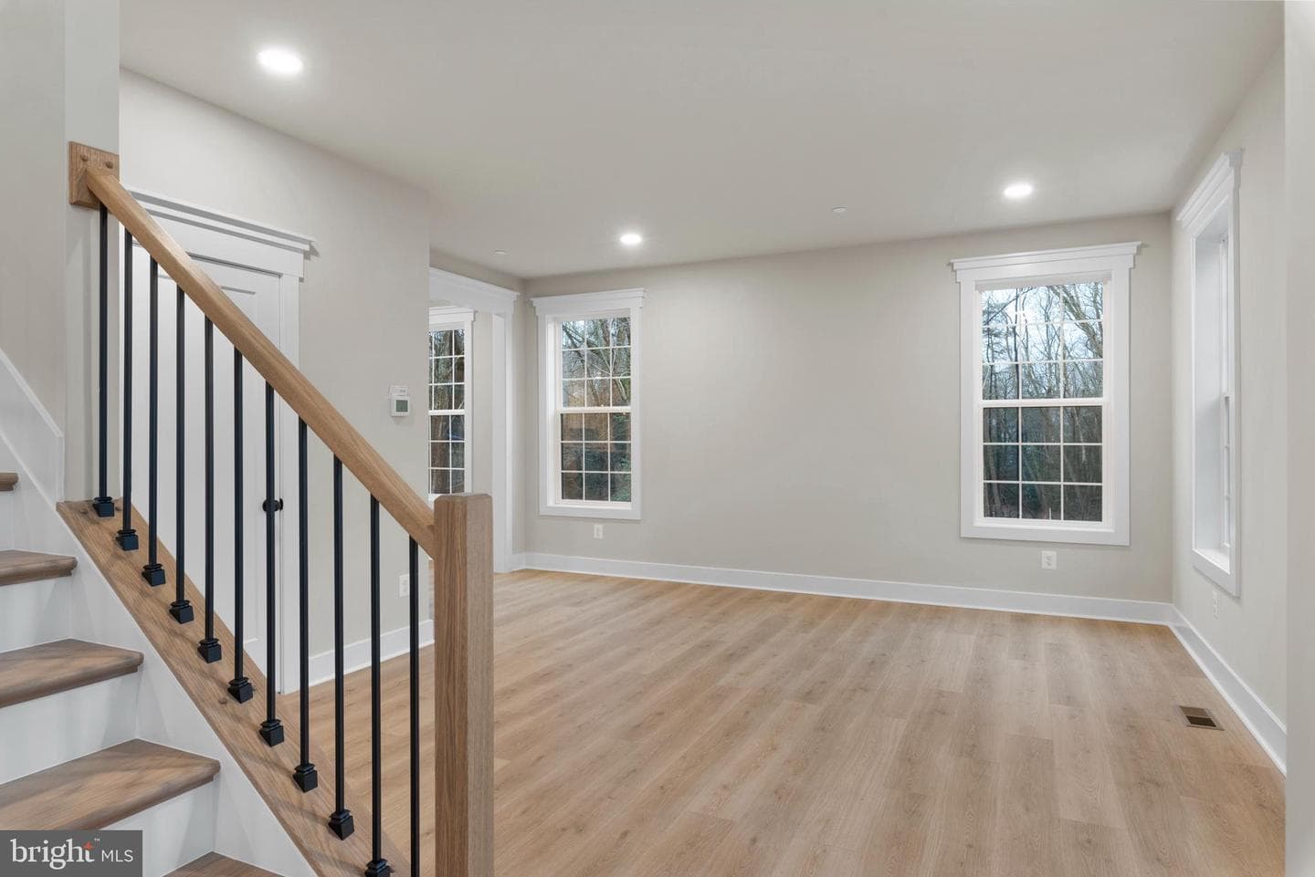 11 Stratford Drive photo 4