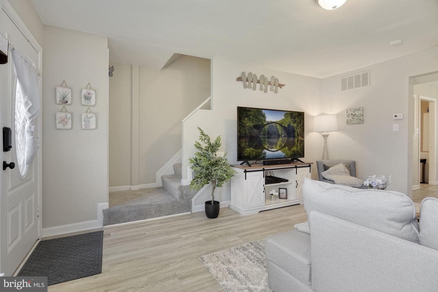8208 Durness Court photo 7