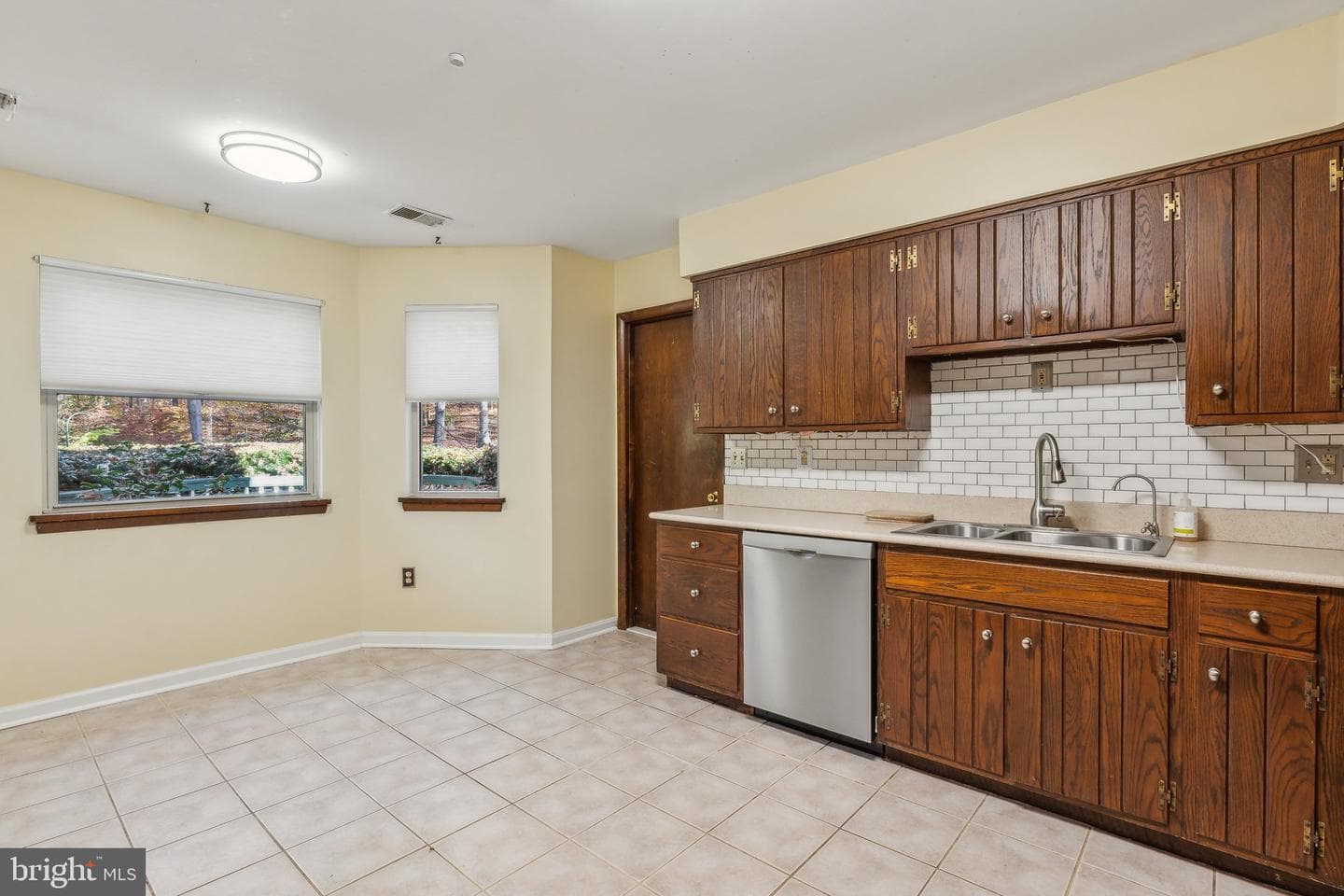 727 Shiloh Court photo 16