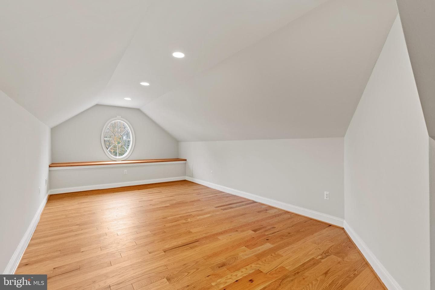 530 Edgewater Road photo 28