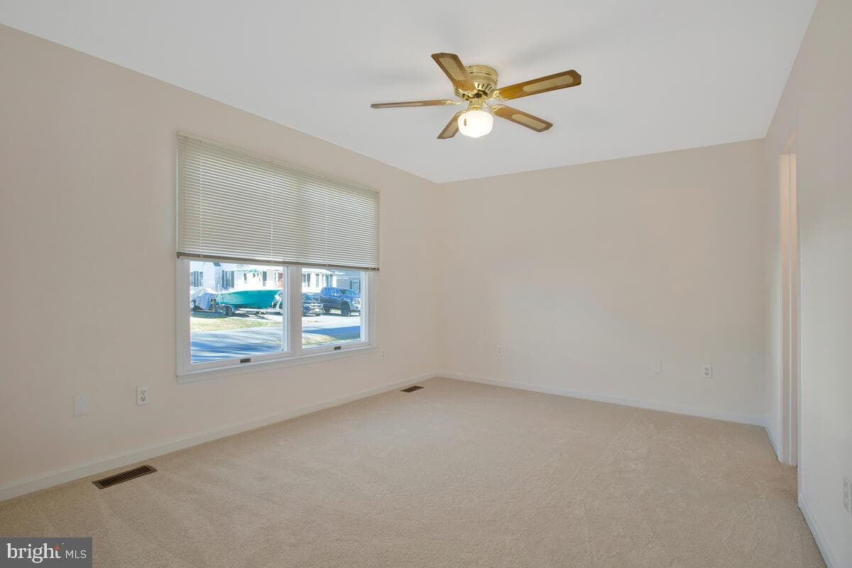 1165 Maple Avenue photo 15