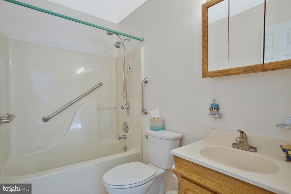 1165 Maple Avenue photo 24
