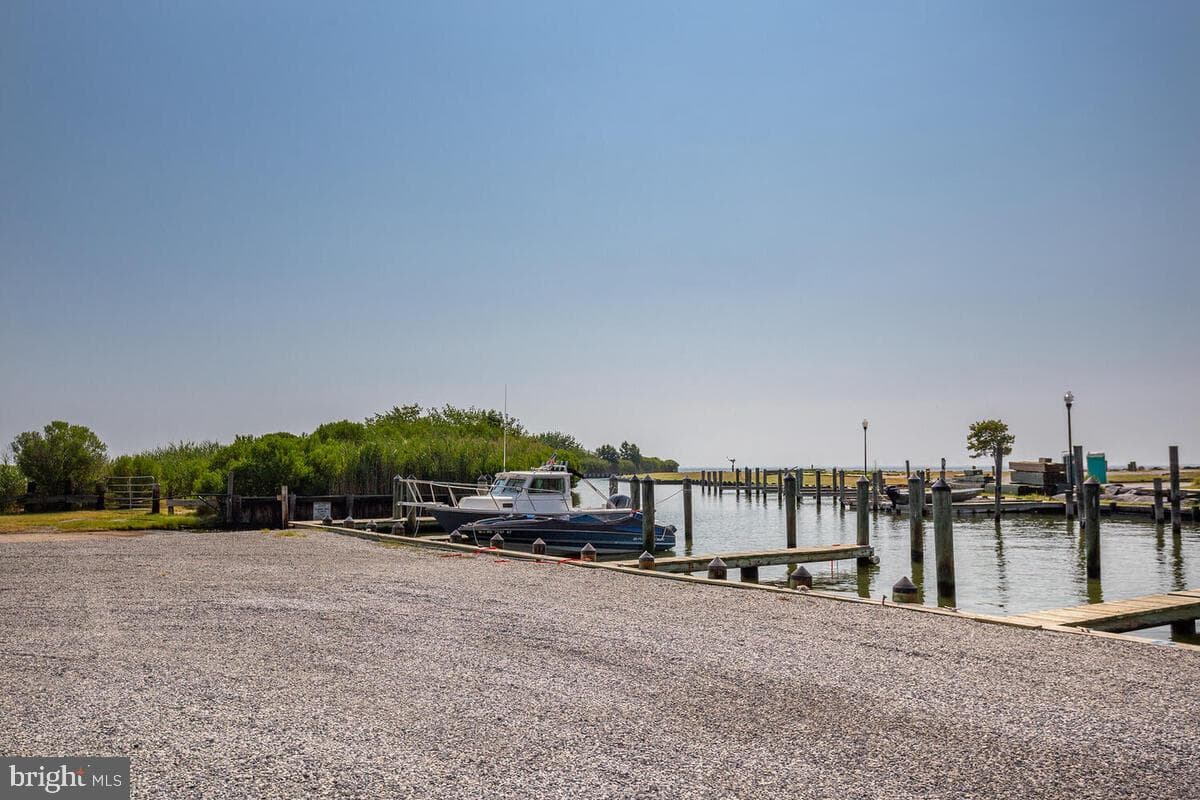 1165 Maple Avenue photo 43