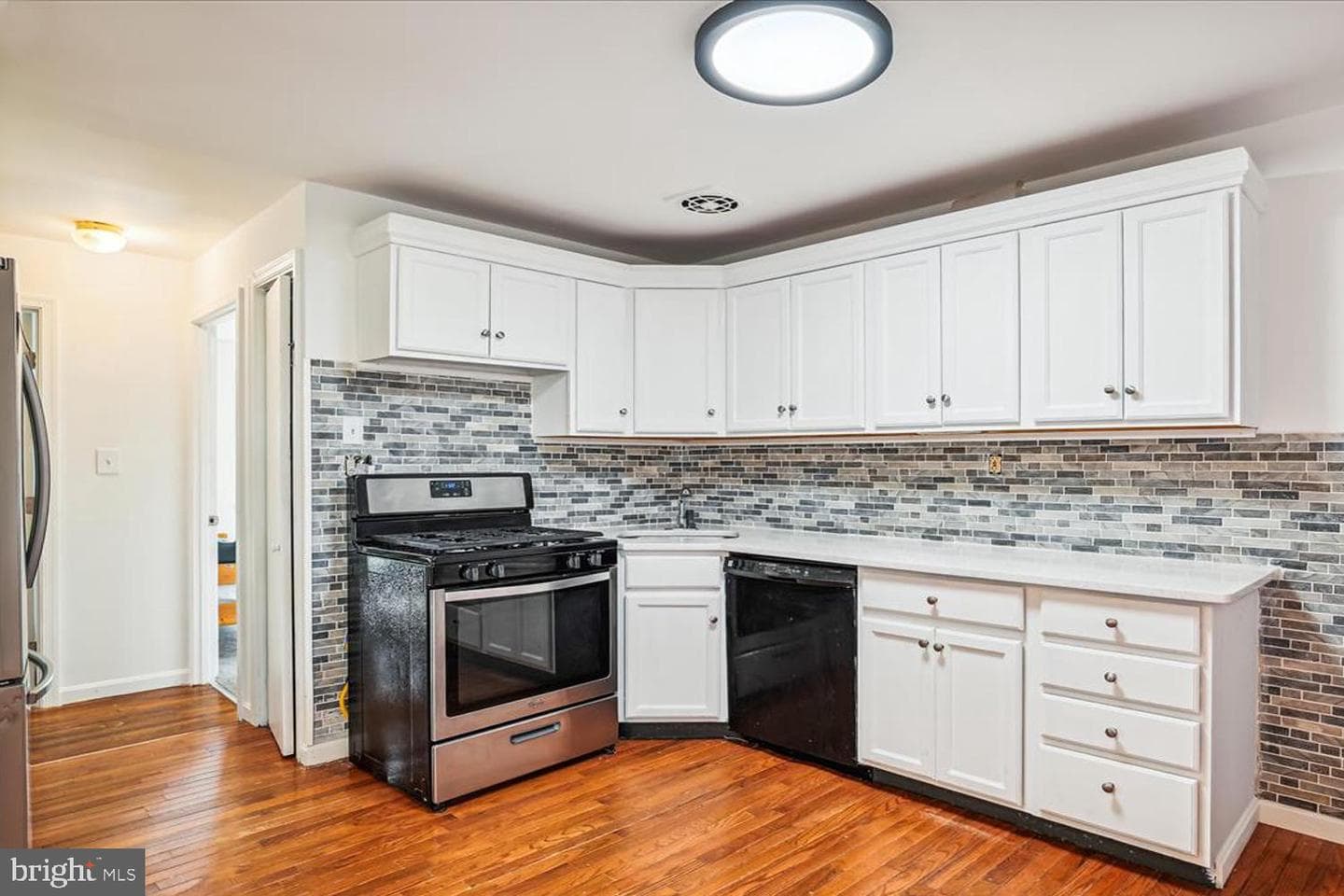 1336 Whitman Drive photo 4