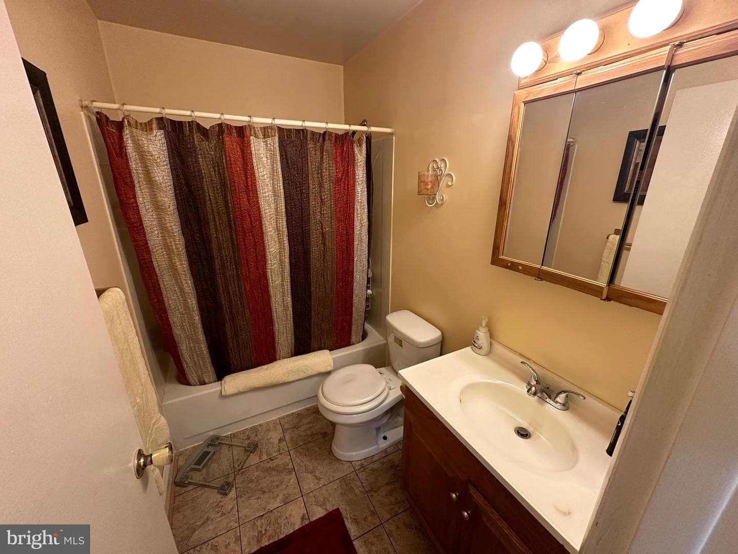1121 Holmespun Drive photo 8