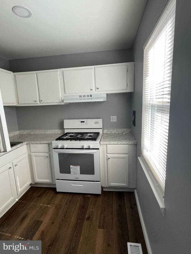 8219 Coatsbridge Court photo 15