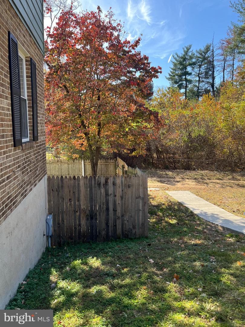 8219 Coatsbridge Court photo 2