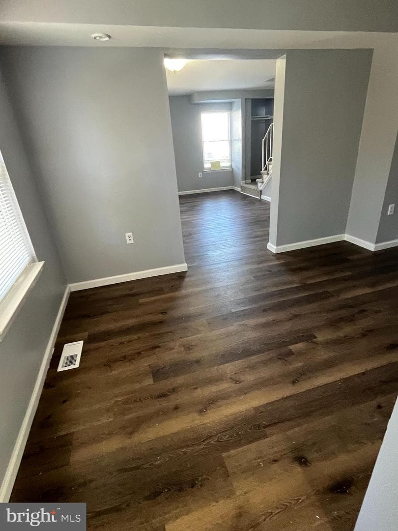 8219 Coatsbridge Court photo 4