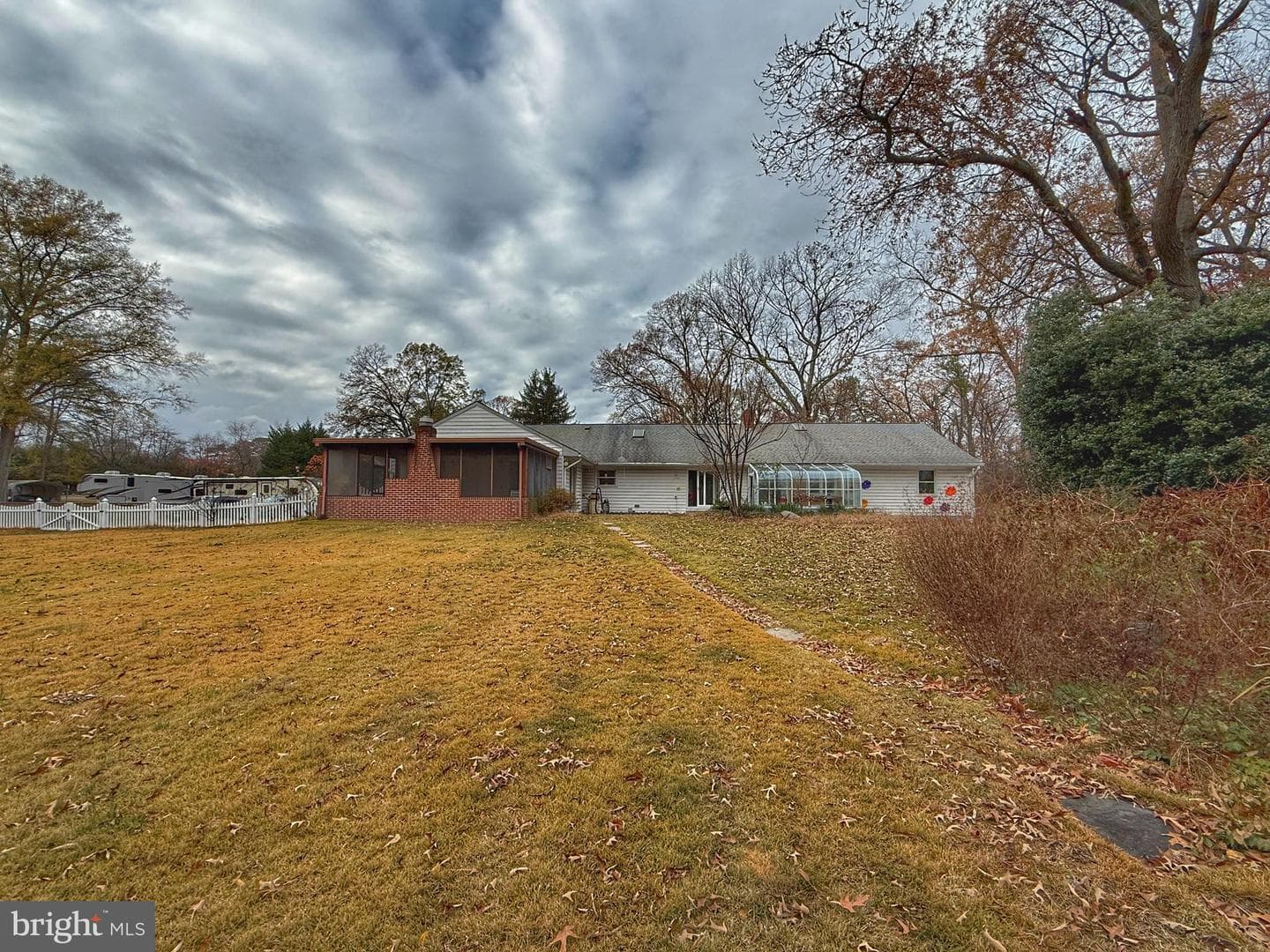 545 Donaldson Avenue photo 2