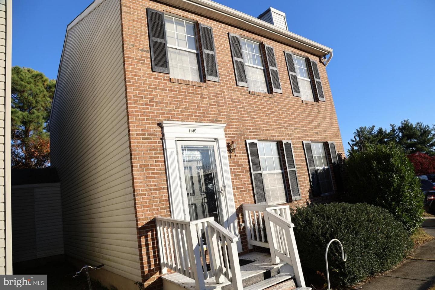 1810 Schooner Court photo 2