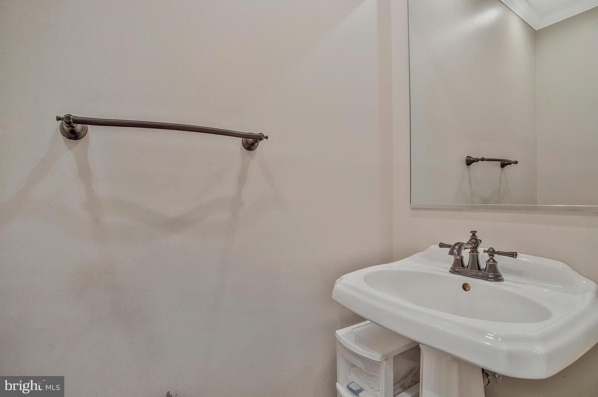 7639 Jeannine Avenue photo 28