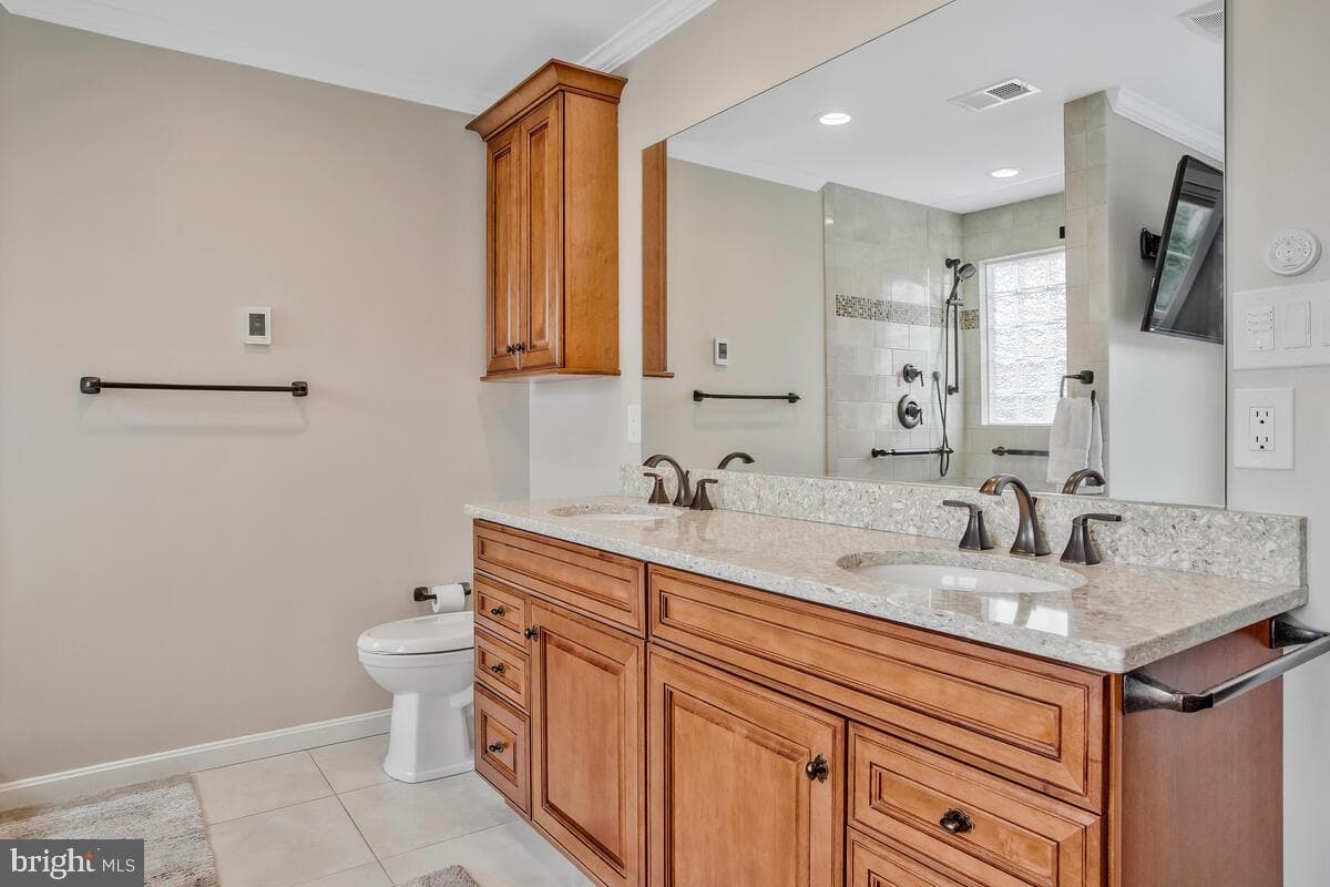 7639 Jeannine Avenue photo 32