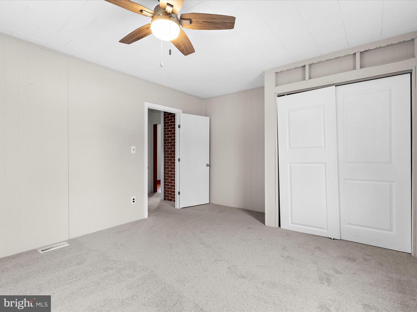 100 Sycamore Road photo 27