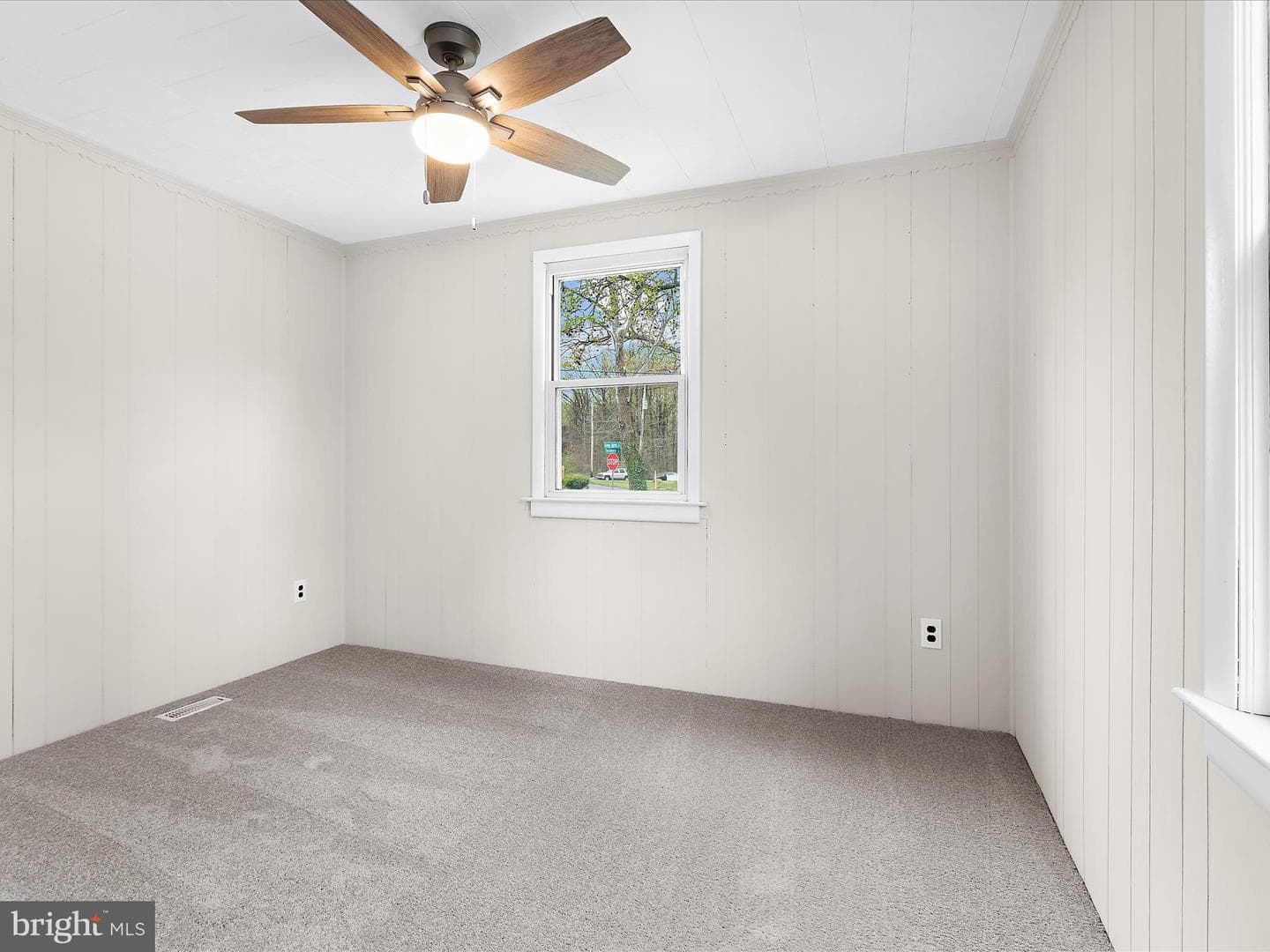 100 Sycamore Road photo 28