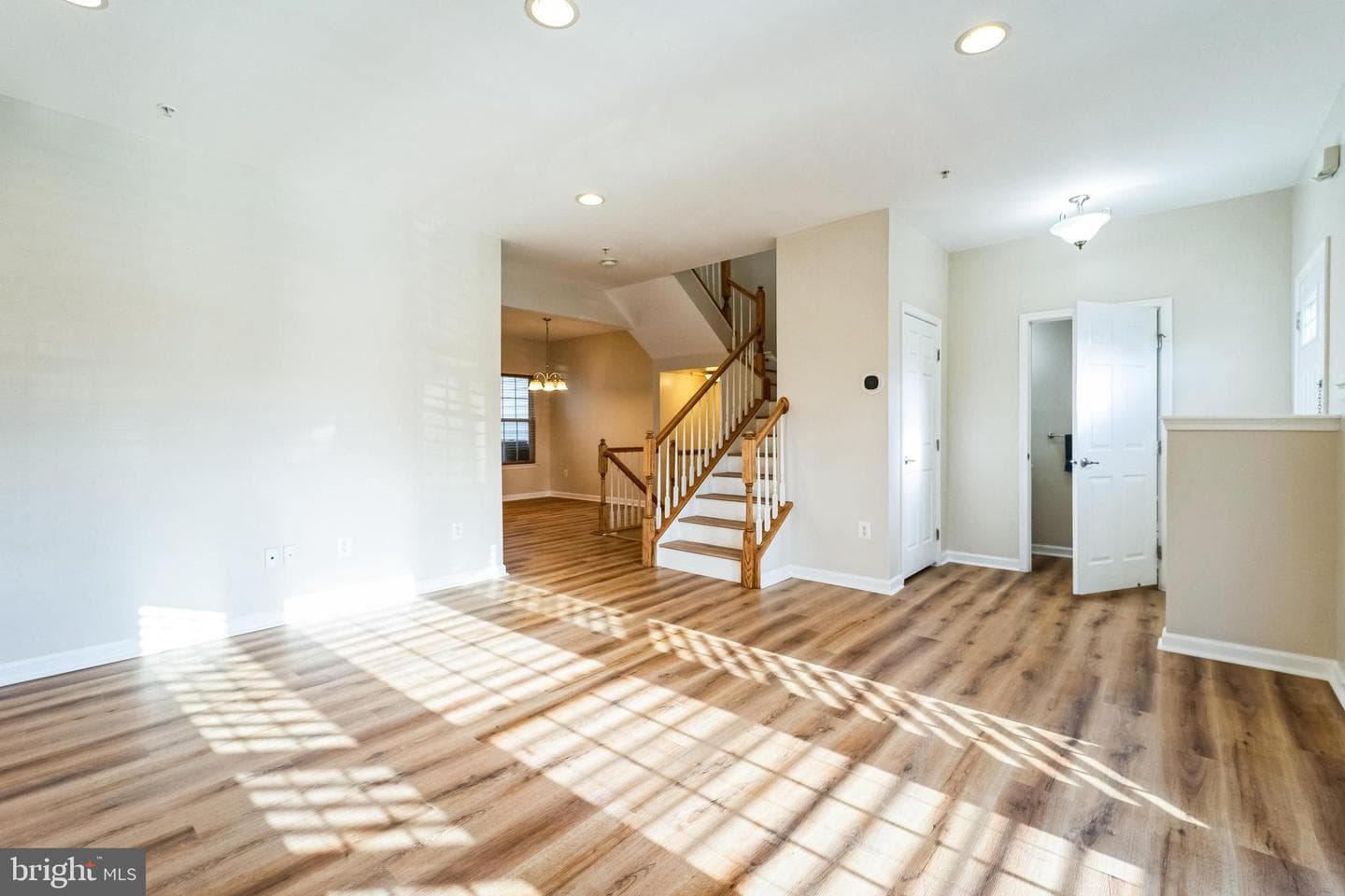 1220 Graycliff Lane photo 3