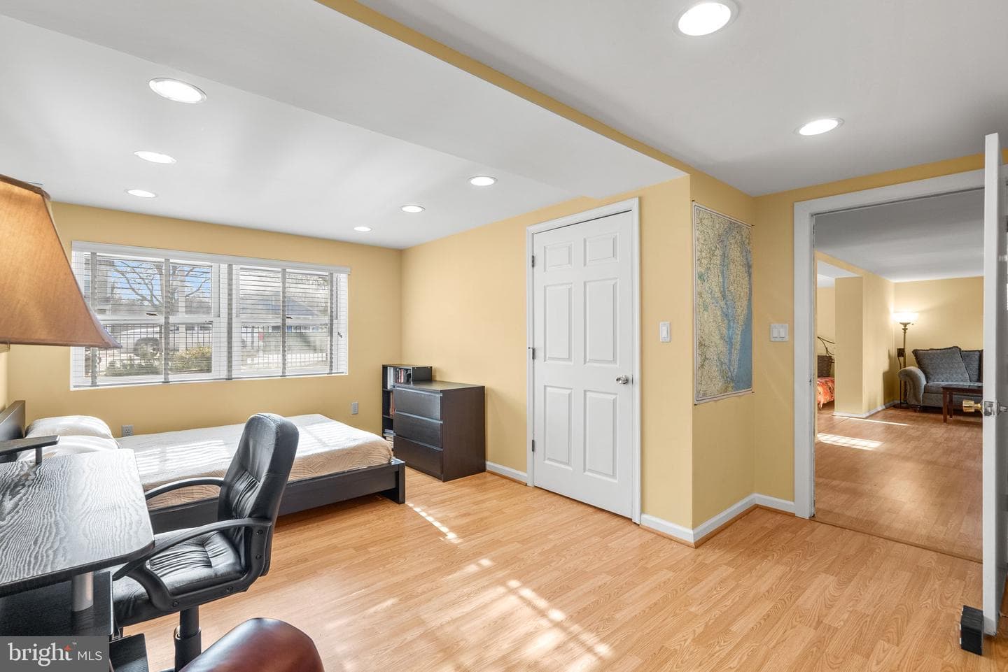 1022 Tyler Avenue photo 2
