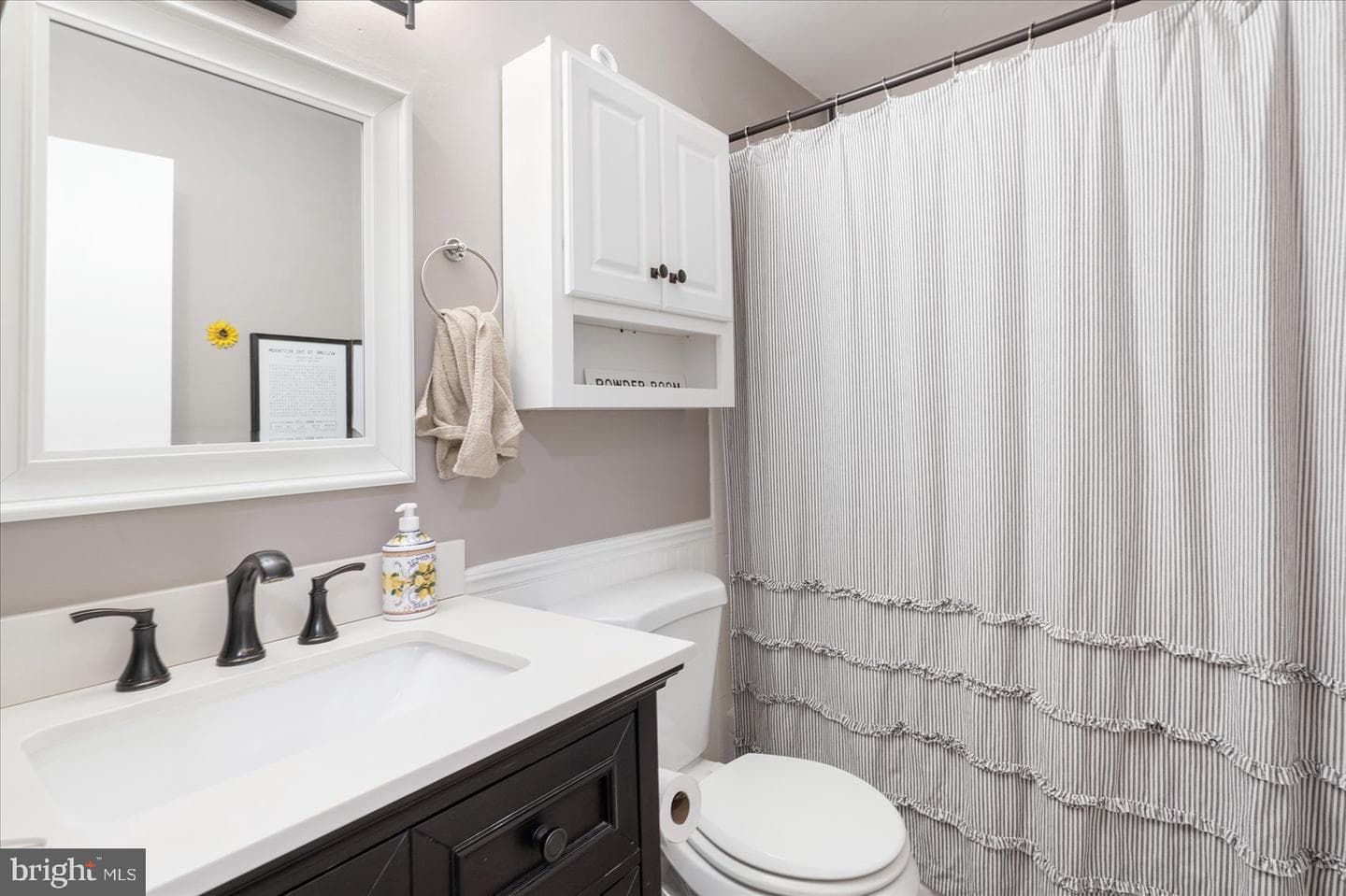 450 Phirne Court E photo 14