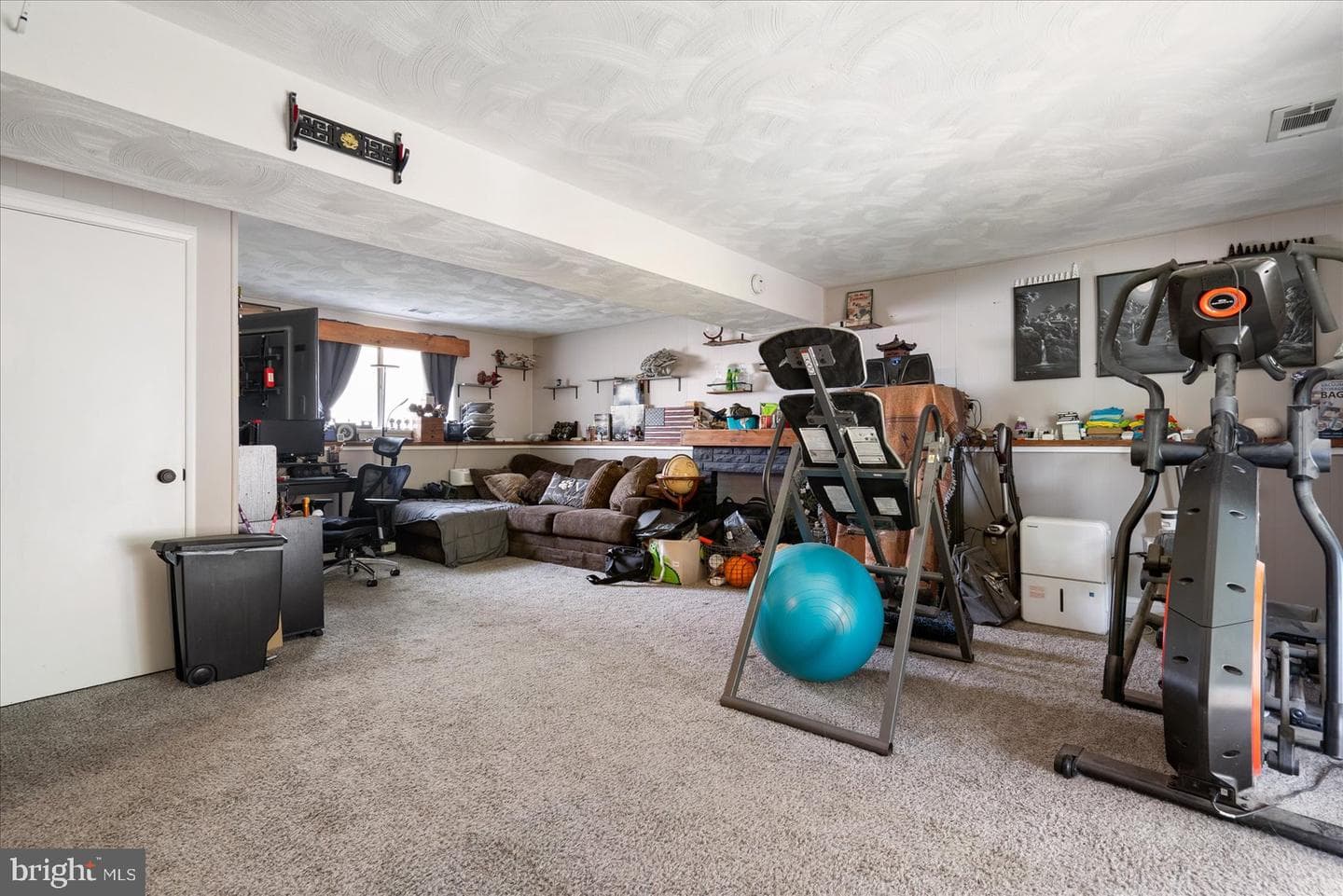 450 Phirne Court E photo 19