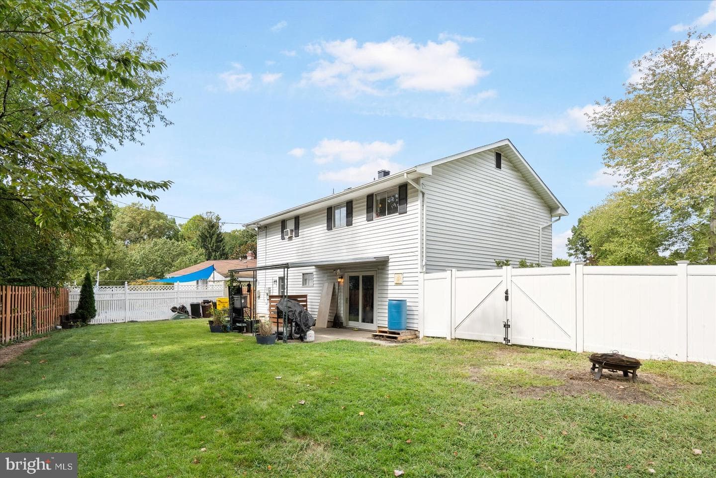 450 Phirne Court E photo 24