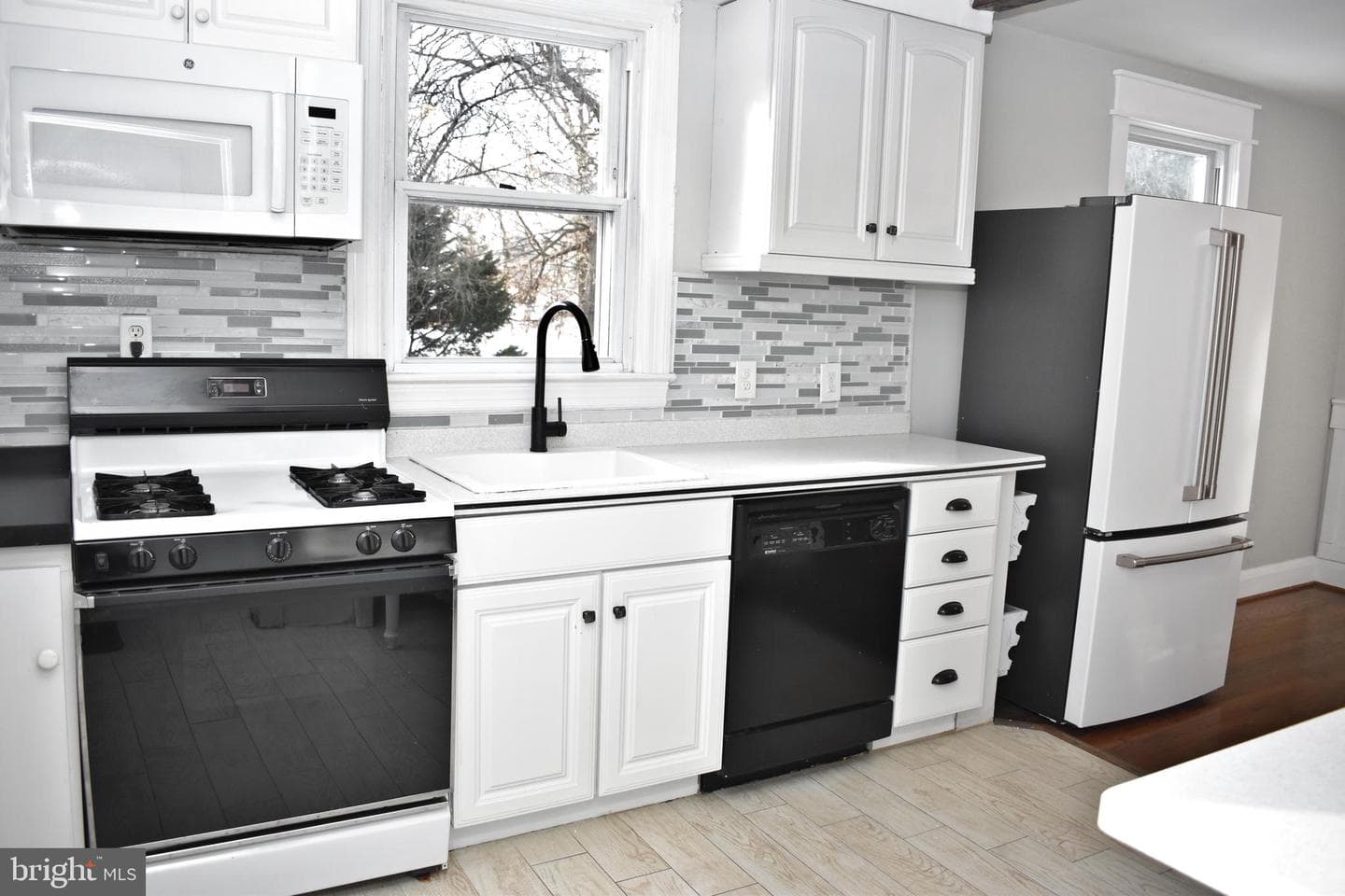 404 Darlene Avenue photo 11