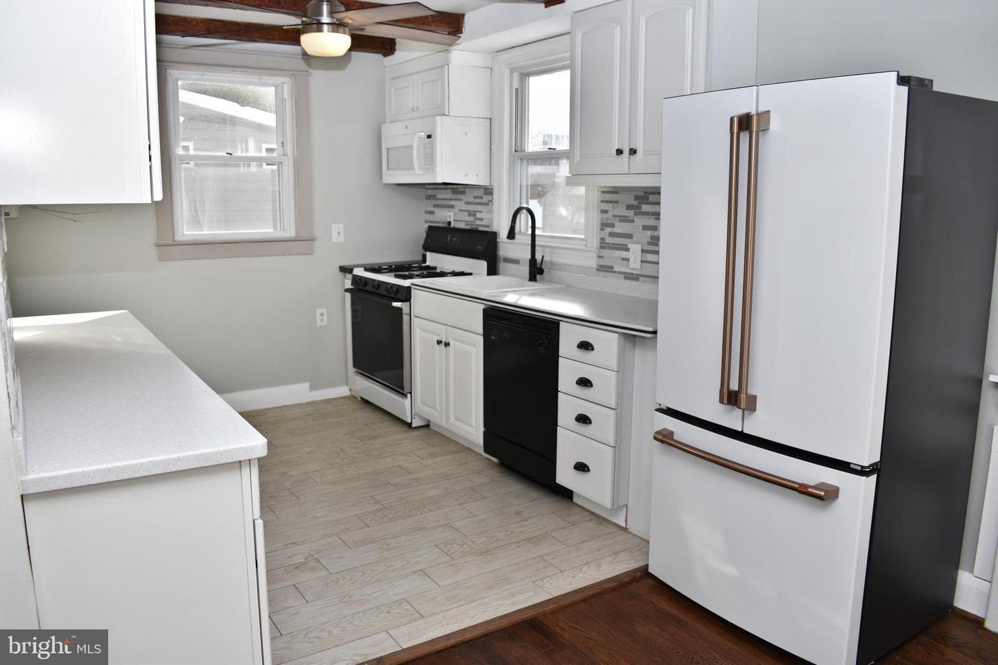 404 Darlene Avenue photo 9