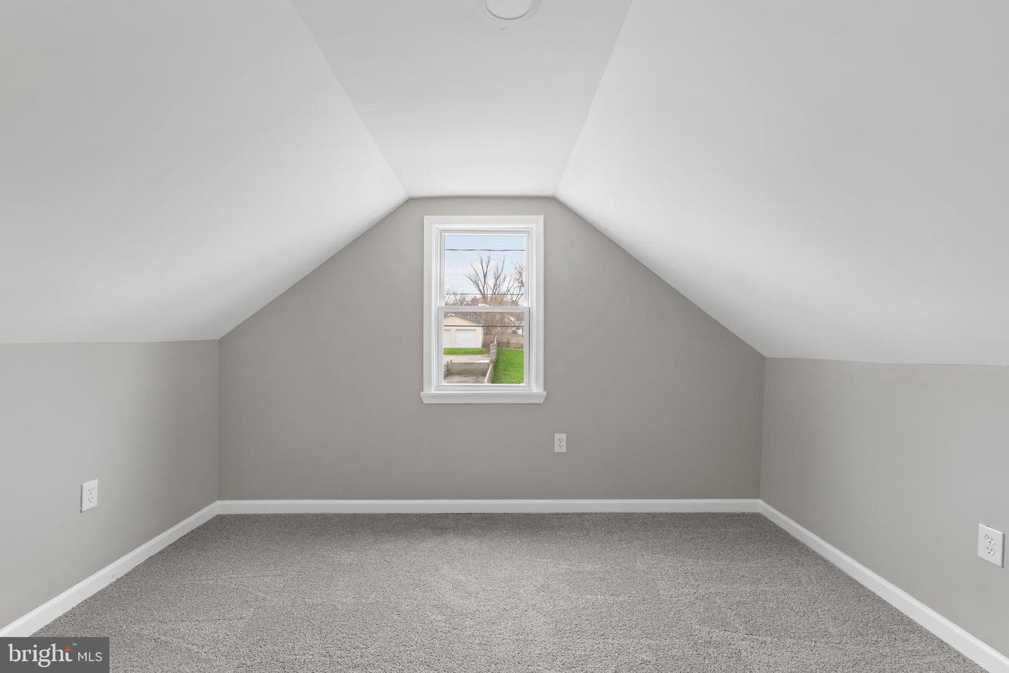 408 Laura Avenue photo 11