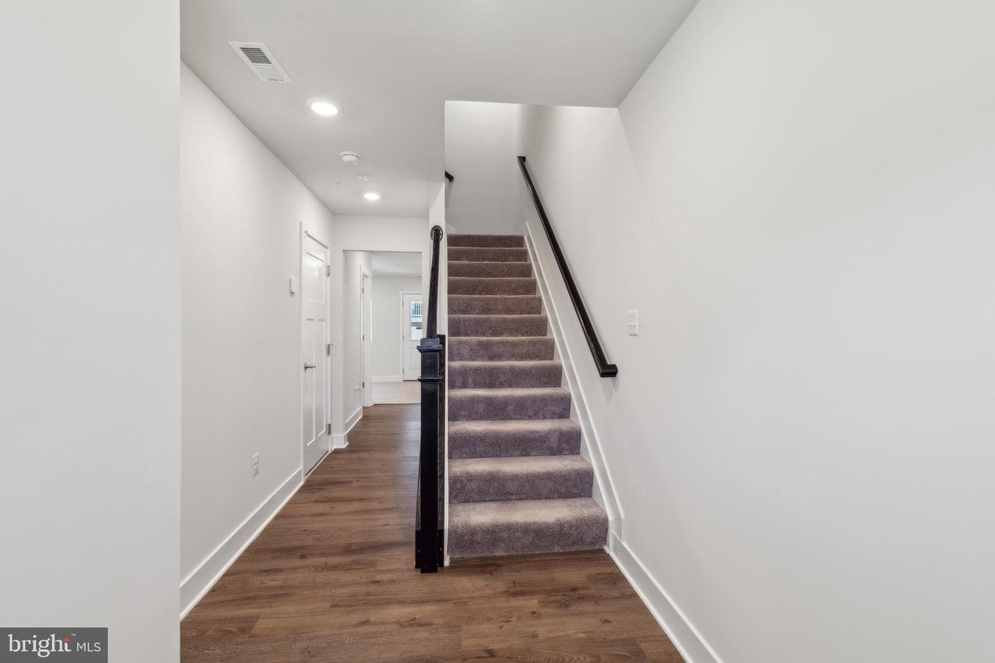 616 Chalcedony Lane photo 2