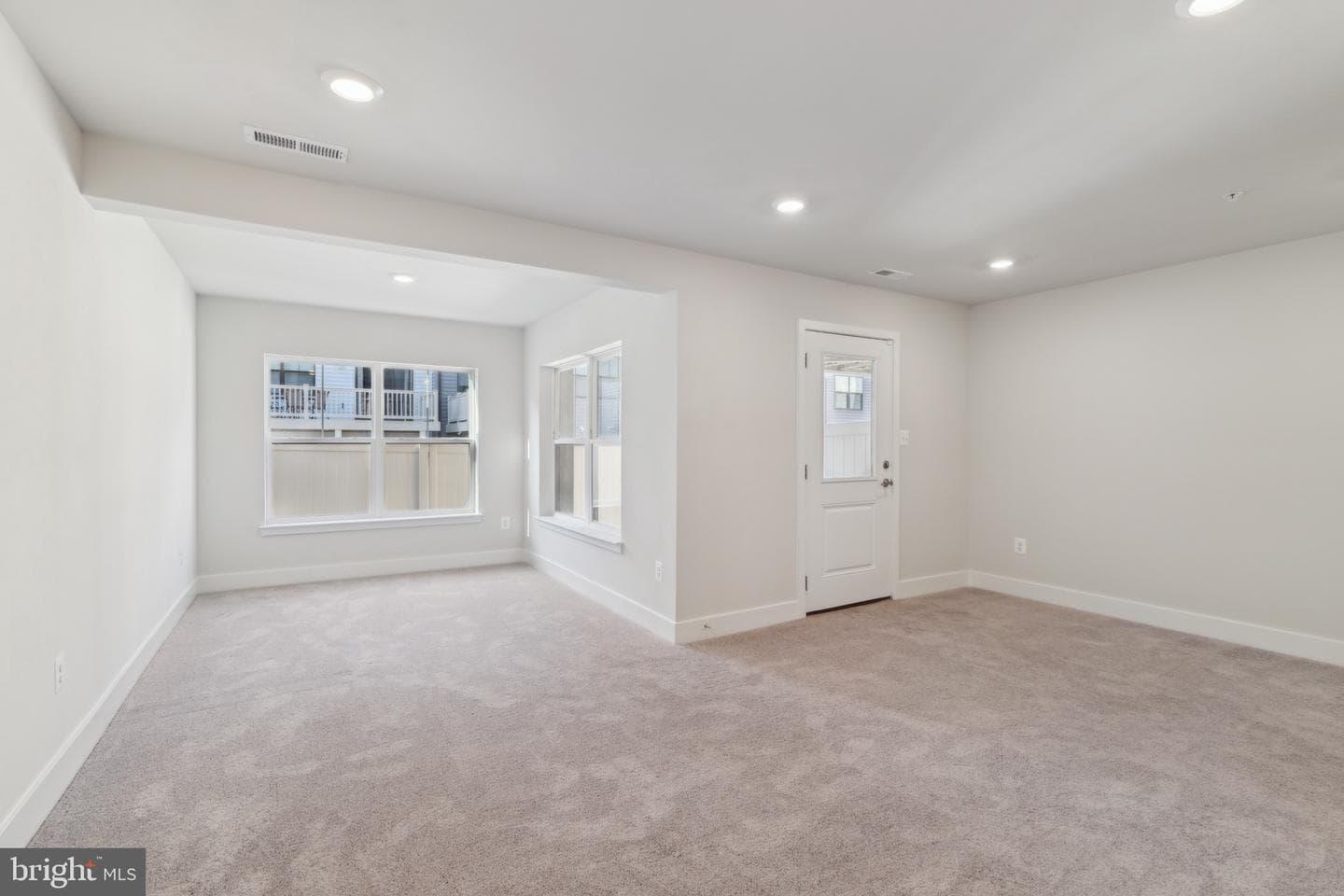 616 Chalcedony Lane photo 3
