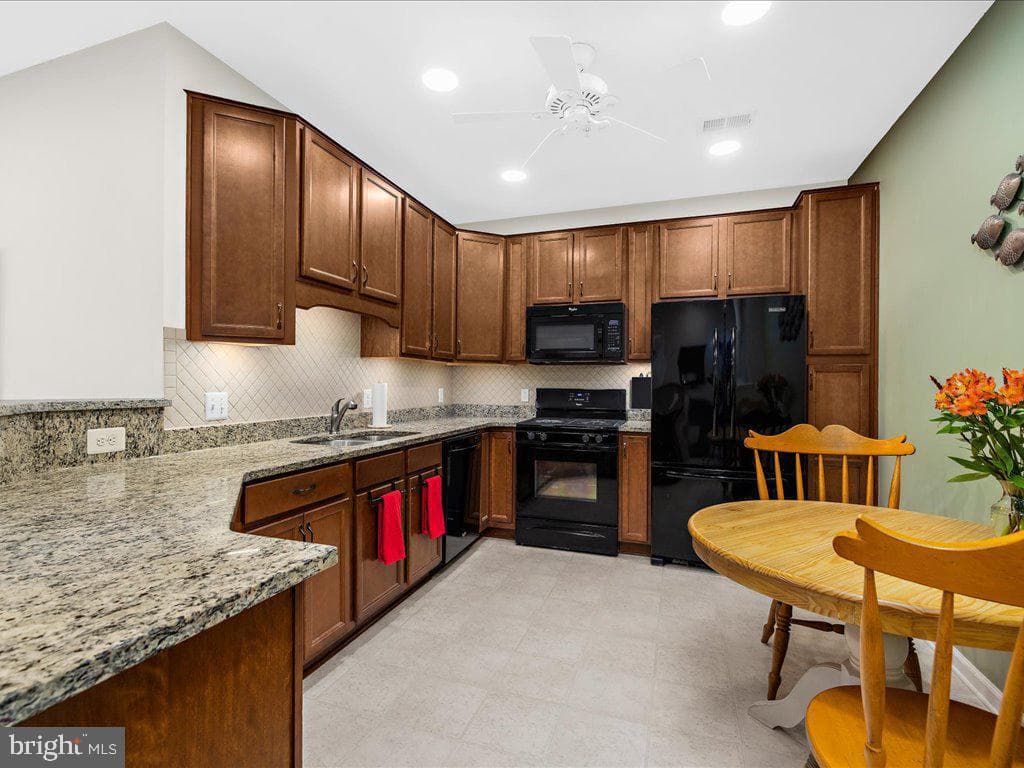 1404 Wigeon Way #302 photo 3