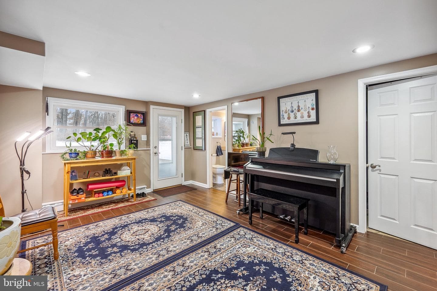 858 Stevenson Road photo 33