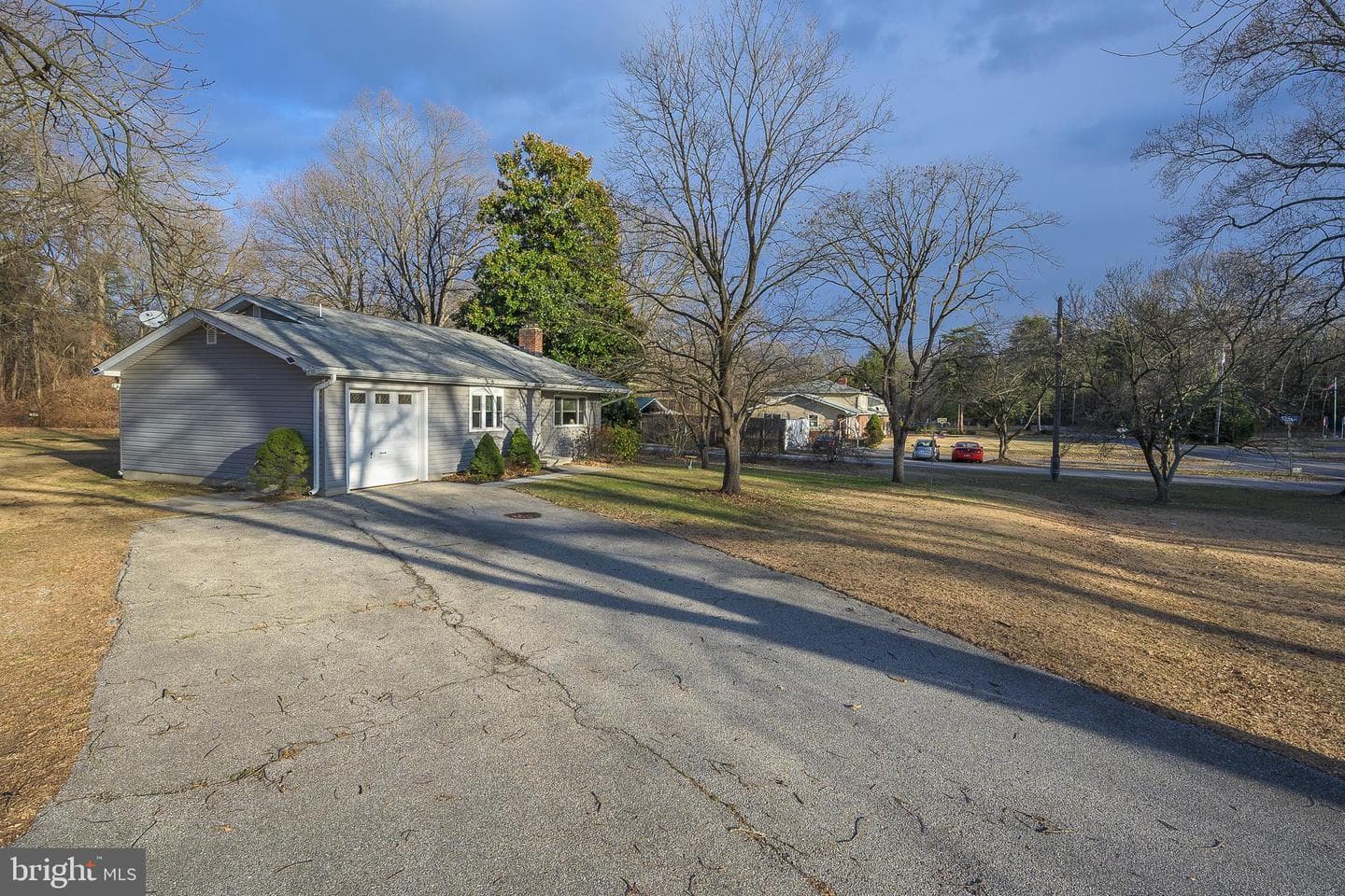858 Stevenson Road photo 9