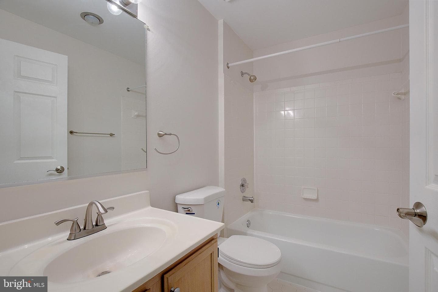 603 Admiral Drive #304 photo 23