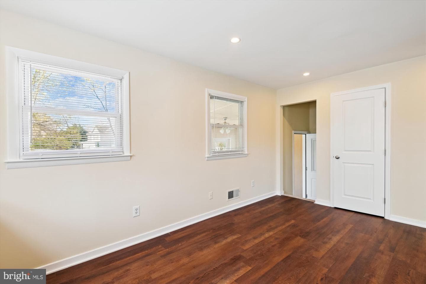 1361 Ava Road photo 12